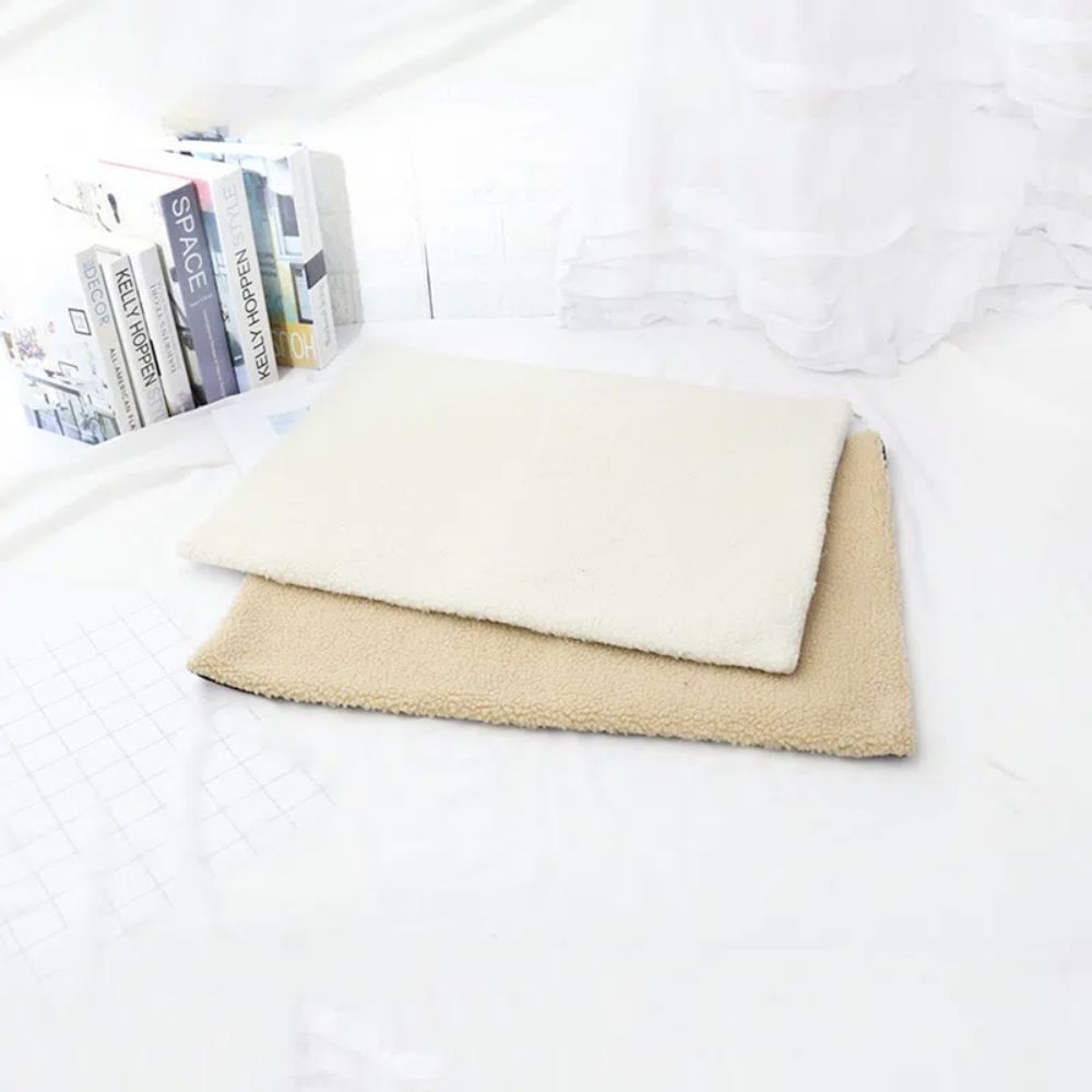 Non-Electrical Self-Warming Pet Mat – Safe, Durable, and Perfect for Cold Weather